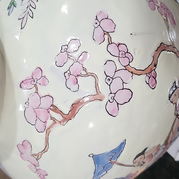 𝅺PORCELAIN Blank Flowers Vase Hand painted in Macau 9" tall - Picture 7 of 7